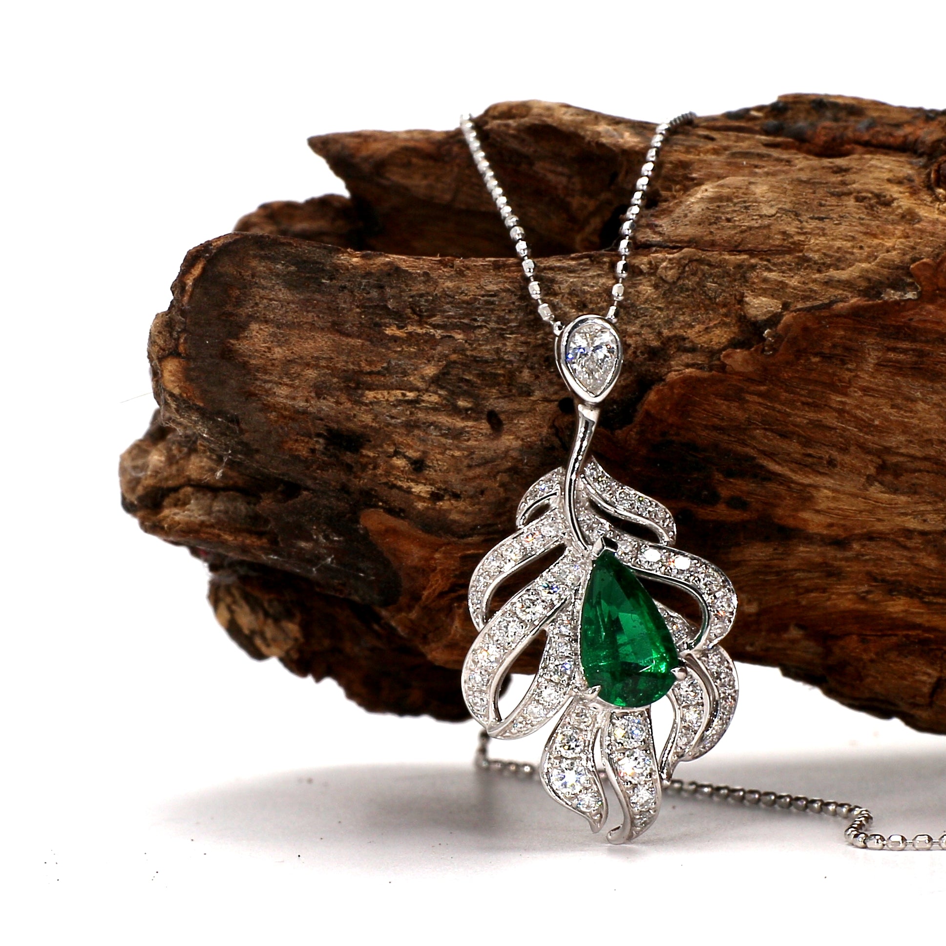 Stunning Emerald and Diamond Pendant