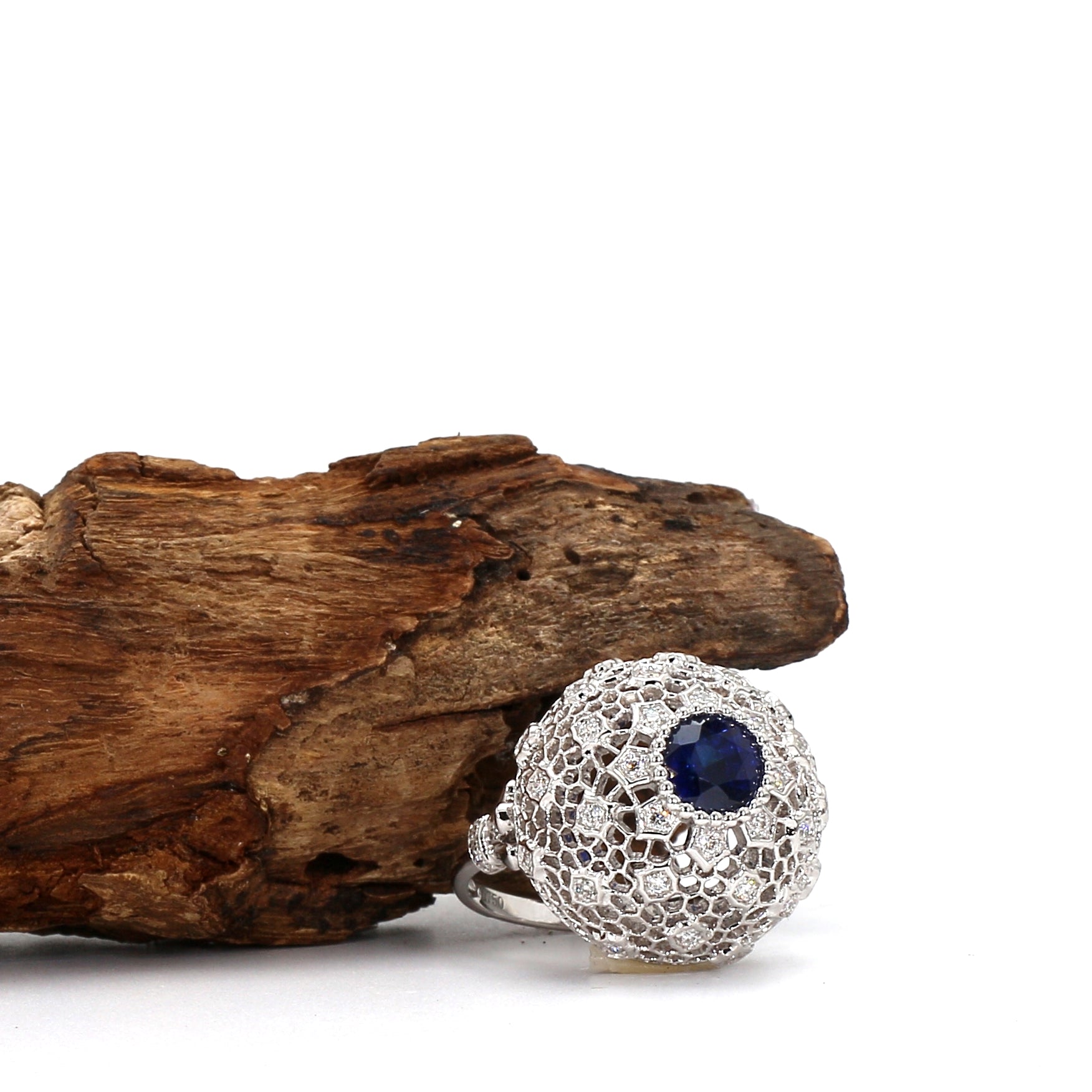 Elegant Blue Sapphire and Diamond Ring